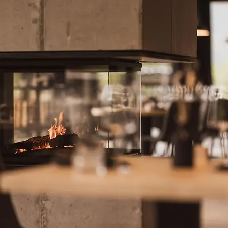 Hotel Bretterhotel 3*